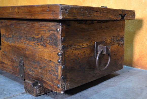 Troje Trunk Coffee Table, Storage Coffee Table, Old Wood Coffee Table, Rustic Coffee Table, Footboard Bench