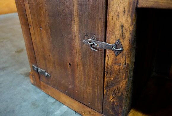 Colonial Old Door Bar, Old Wood Bar, Rustic Spanish Bar
