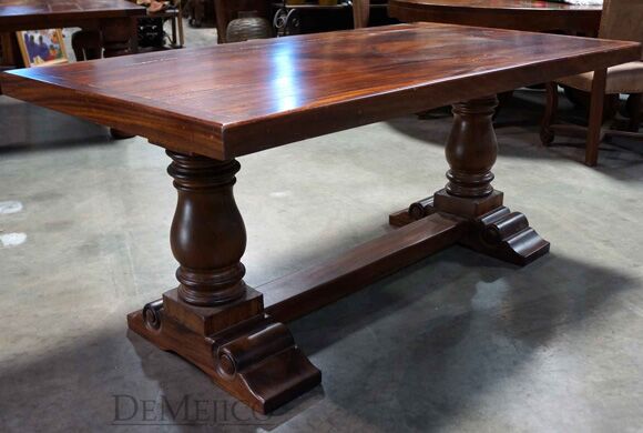 turned leg dining table