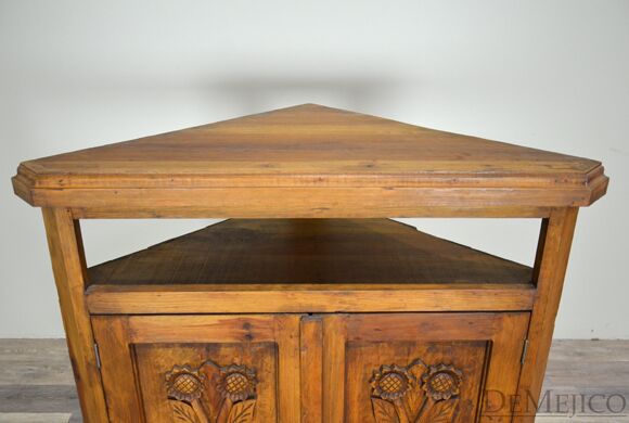 corner kitchen hutch