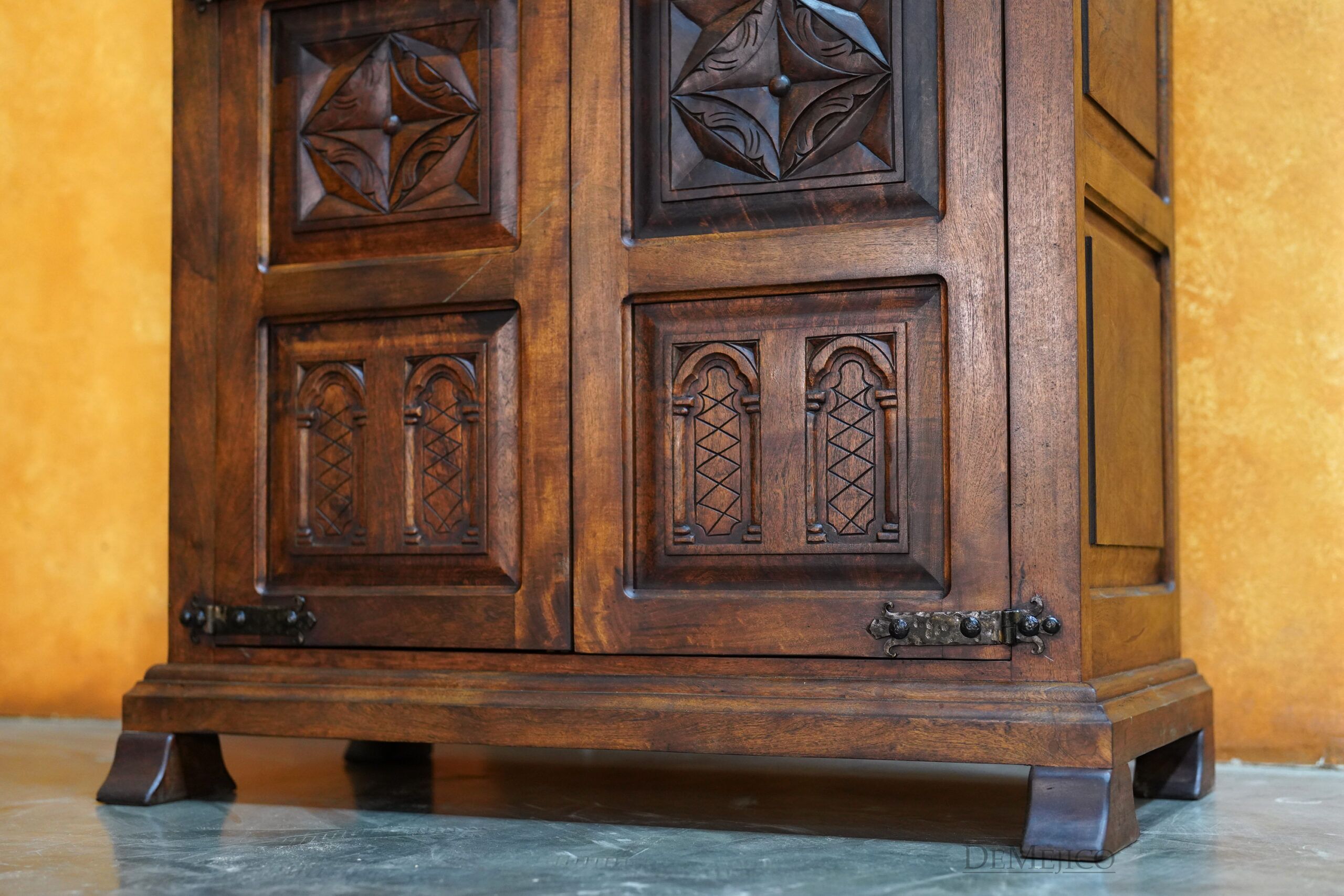Armario Girasol, Spanish Carved Armoire, Spanish Armoire - Demejico