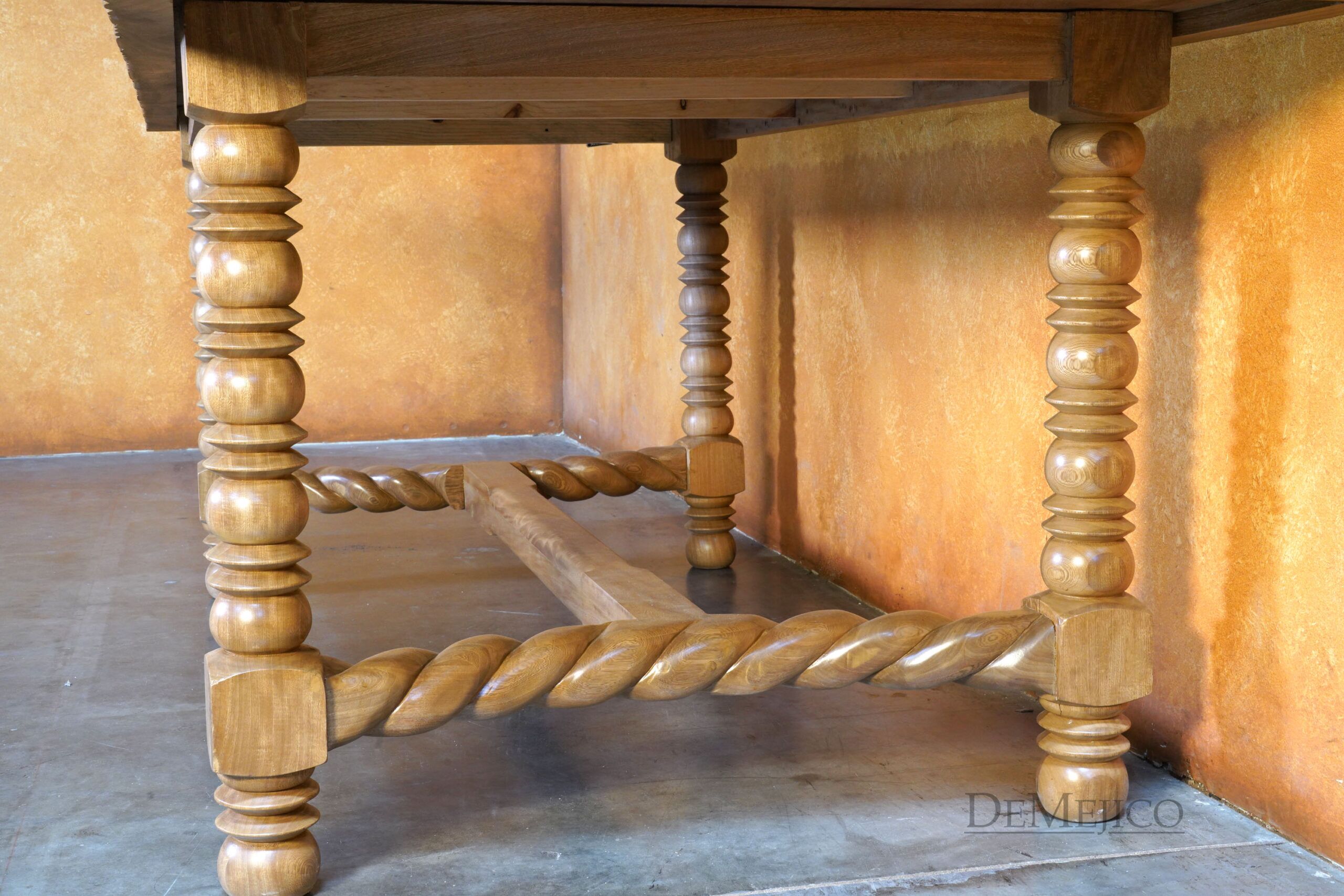 Mesa Floresta, Hand Carved Dining Table, Coastal Furniture Style