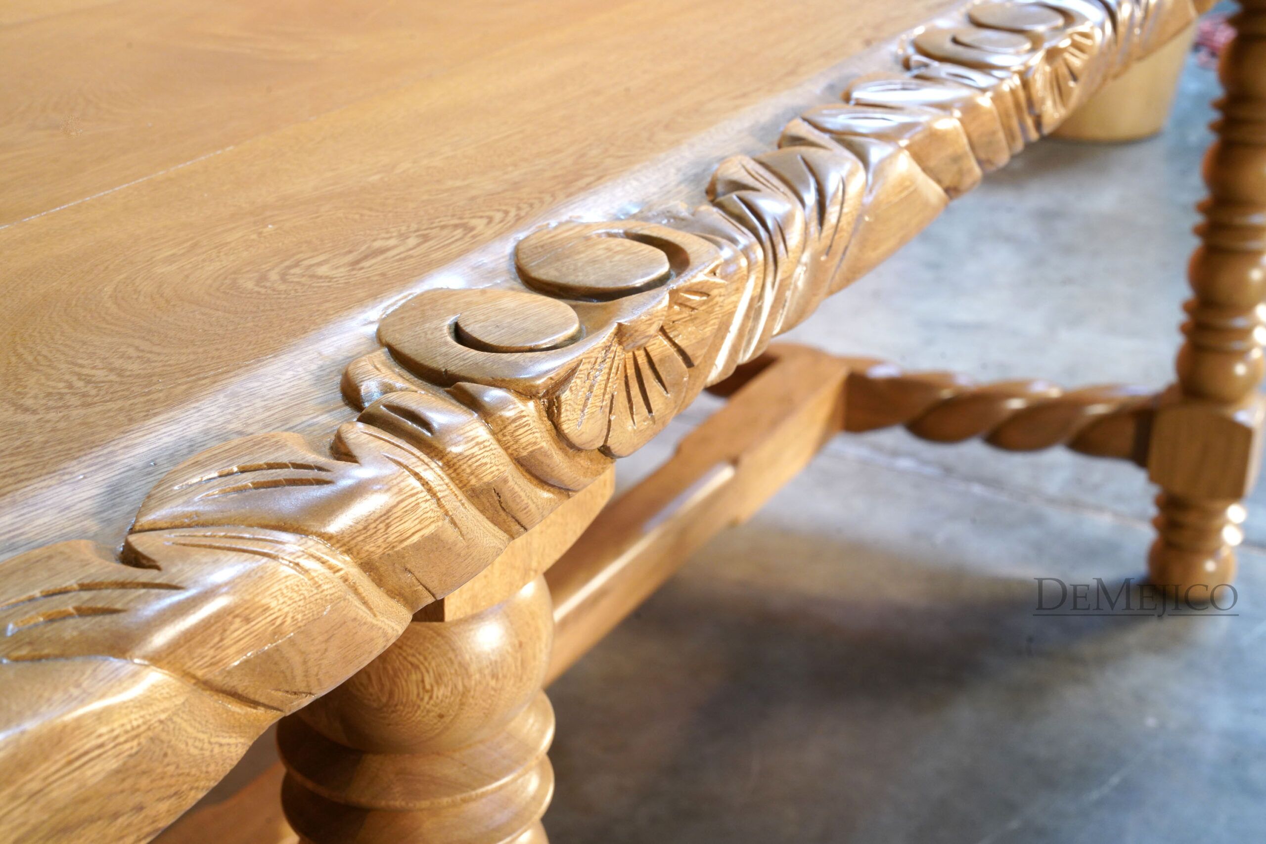 Mesa Floresta, Hand Carved Dining Table, Coastal Furniture Style