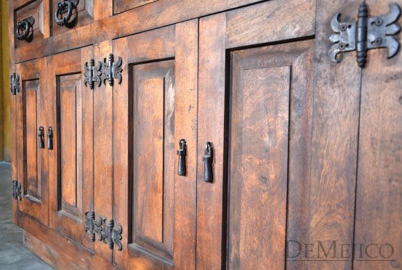 Barra Mona Especial, Spanish Colonial Bar, Spanish Bar