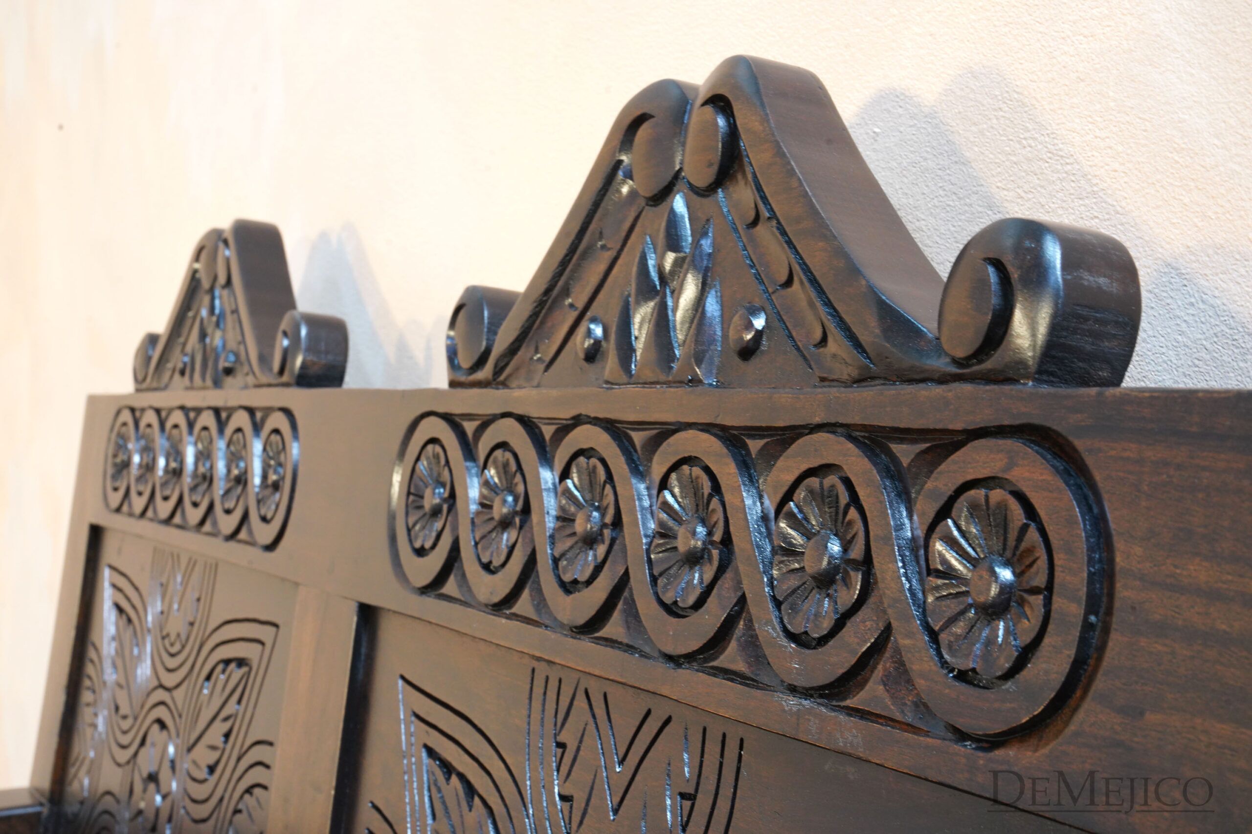 Banca Guadalupe, Spanish Bench, Spanish Colonial Chairs, Outdoor Bench, Hand Carved Bench