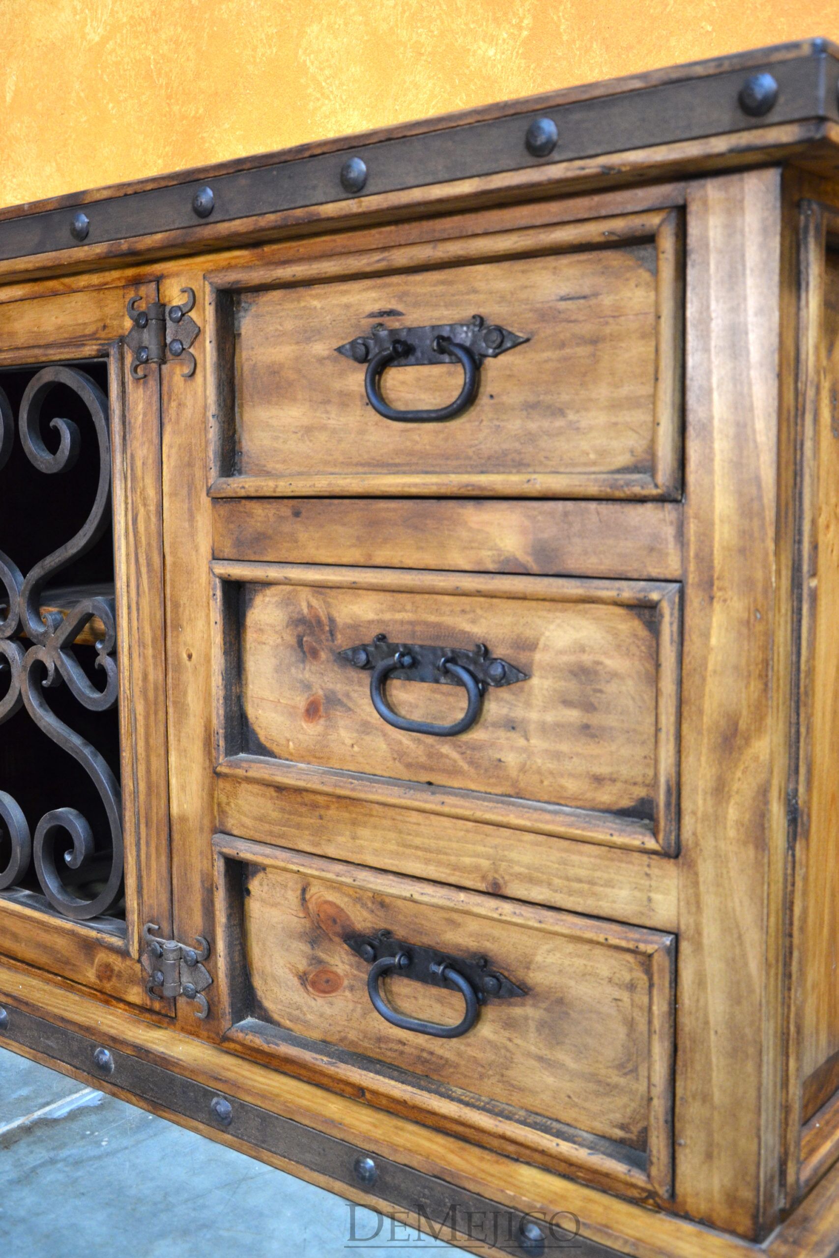Espanola Buffet, Spanish Buffet, Spanish Style Home - Demejico