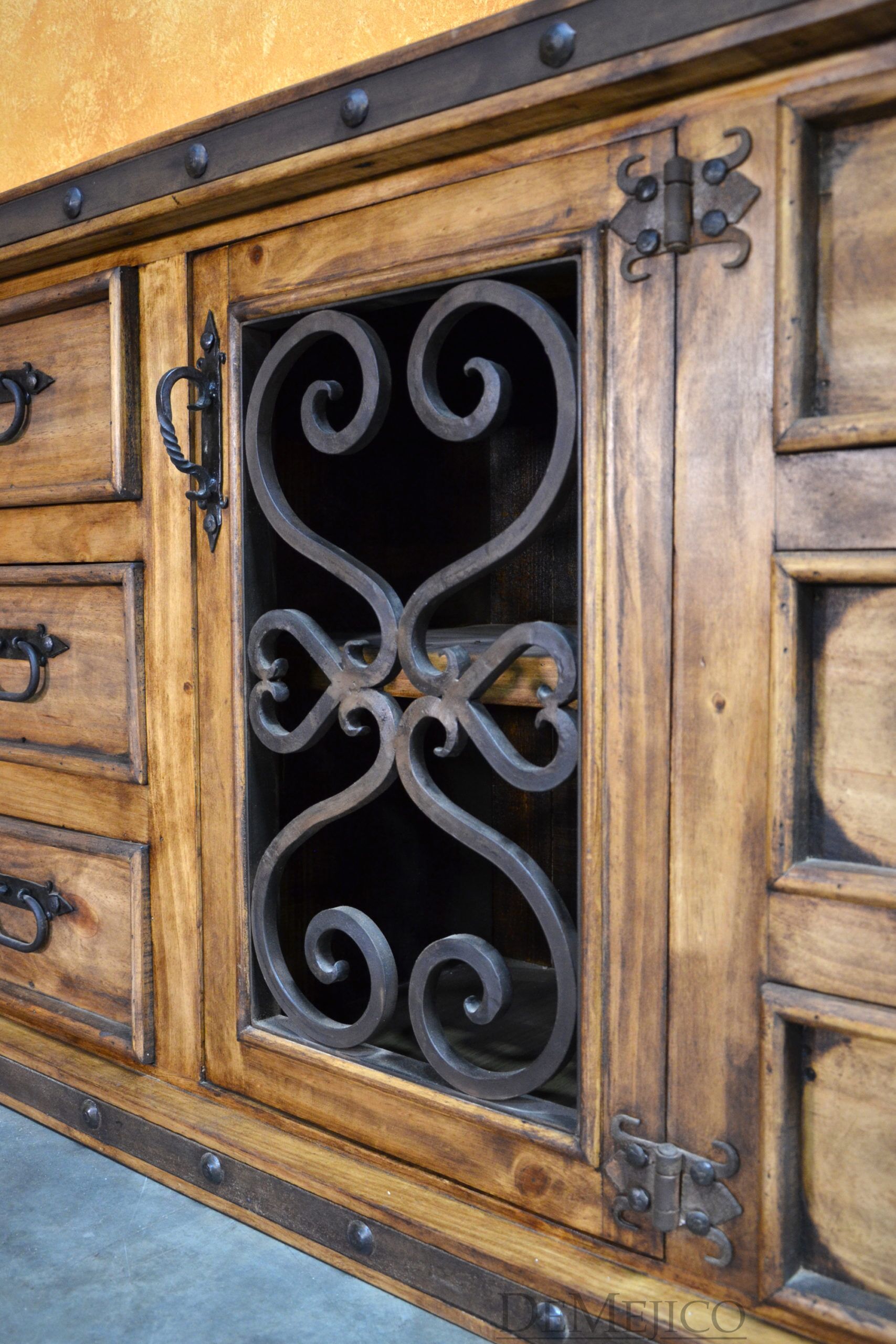 Espanola Buffet, Spanish Buffet, Spanish Style Home - Demejico