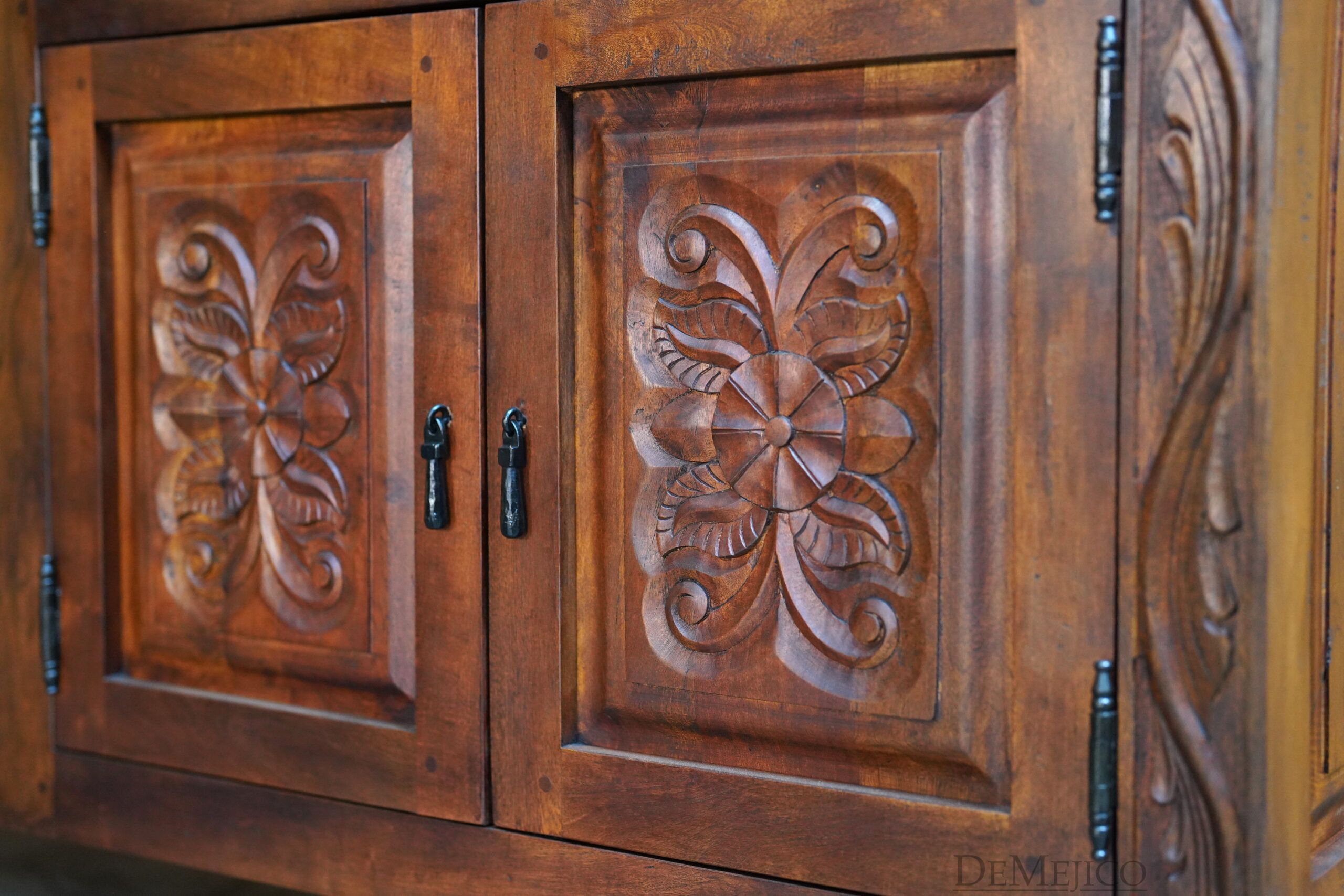 Comoda Miramar, Spanish Colonial Buffet, Spanish Carved Buffet -Demejico