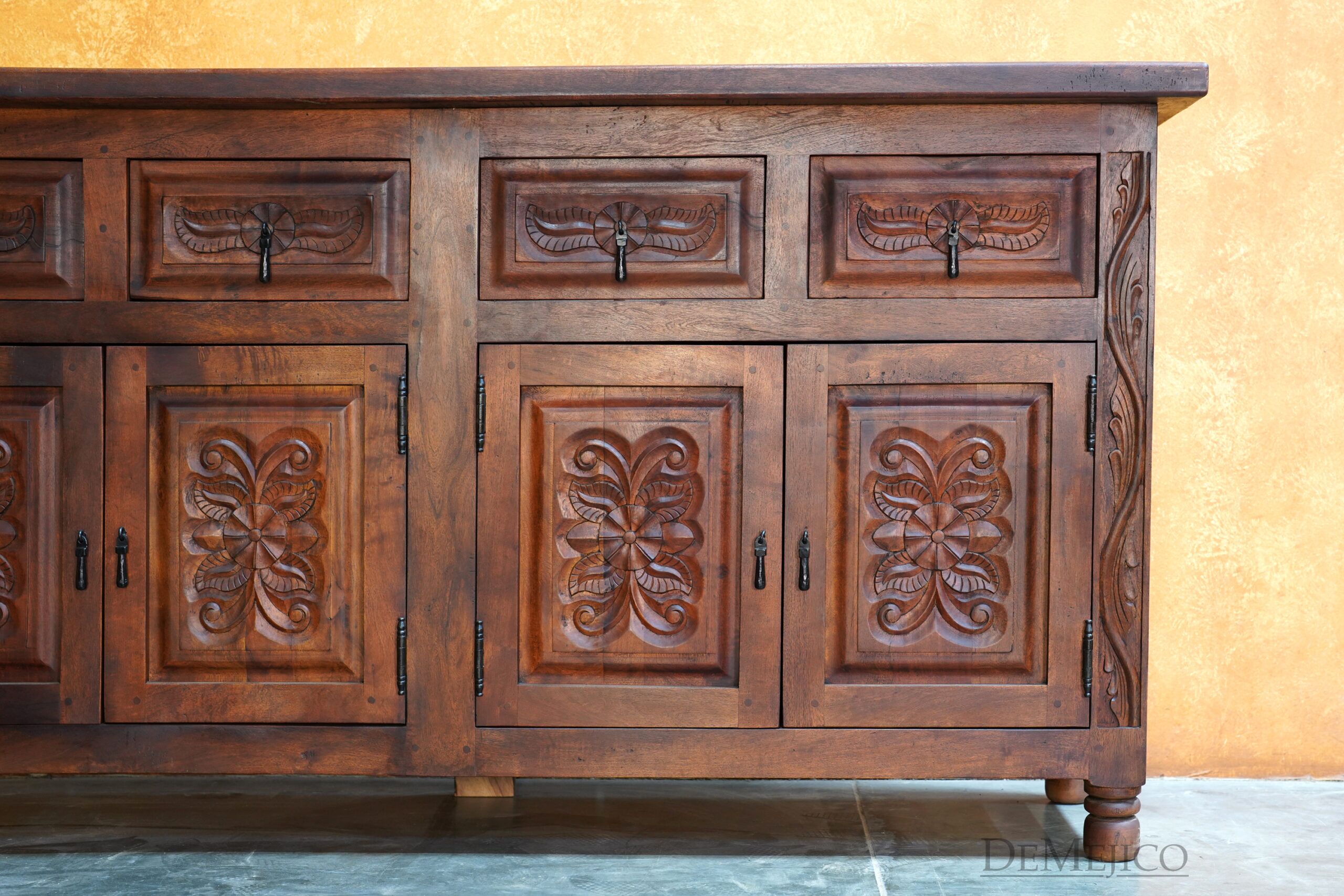 Comoda Miramar, Spanish Colonial Buffet, Spanish Carved Buffet -Demejico