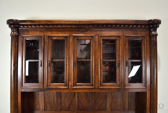 Hacienda Hutch, Old World Hutch