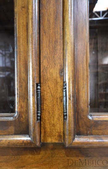 Hacienda Hutch, Old World Hutch