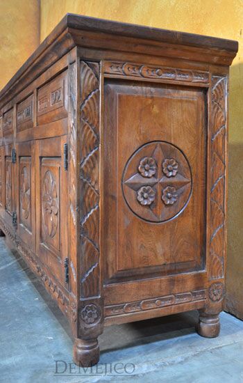 Medallon Buffet, Spanish Colonial Buffet, Spanish Carved Buffet