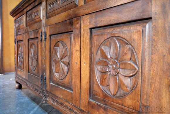 Medallon Buffet, Spanish Colonial Buffet, Spanish Carved Buffet