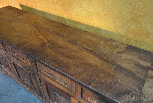 Medallon Buffet, Spanish Colonial Buffet, Spanish Carved Buffet