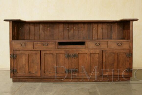 spanish reception desk
