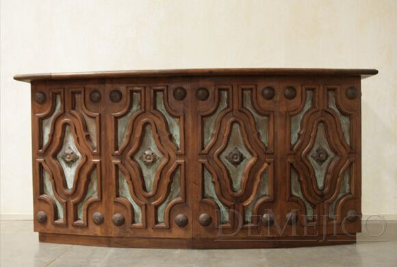 spanish reception desk