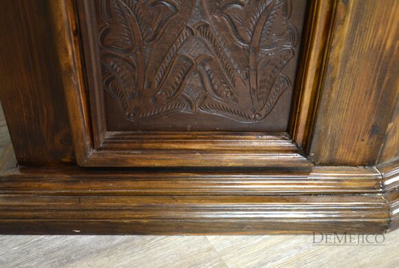 Spanish Bar, Leather Panel Bar