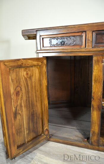 Spanish Bar, Leather Panel Bar