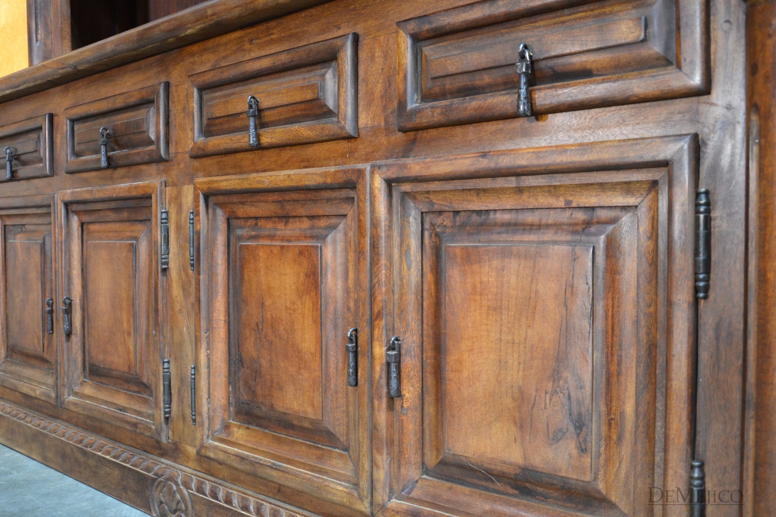 Hacienda Hutch, Large Old World Hutch - Demejico